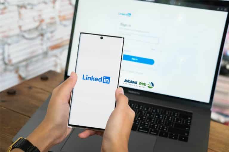 5 Useful Tips on How to  Optimize Your LinkedIn Profile